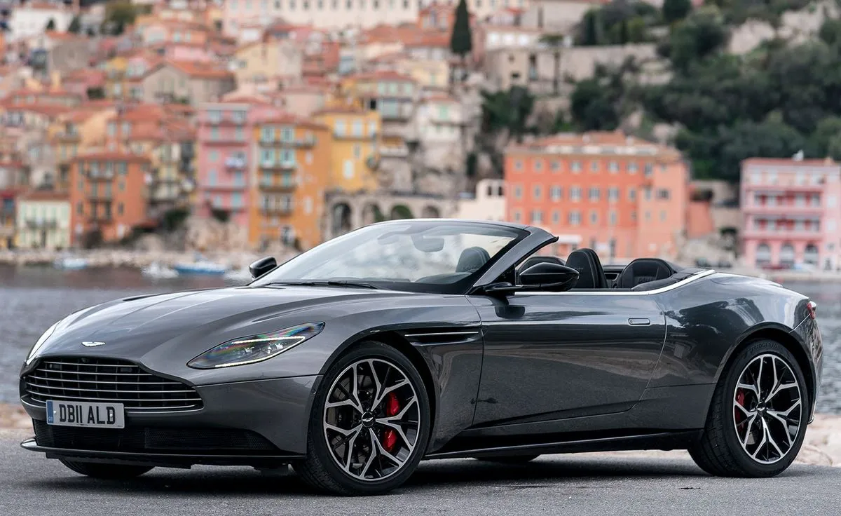 Aston Martin DB11