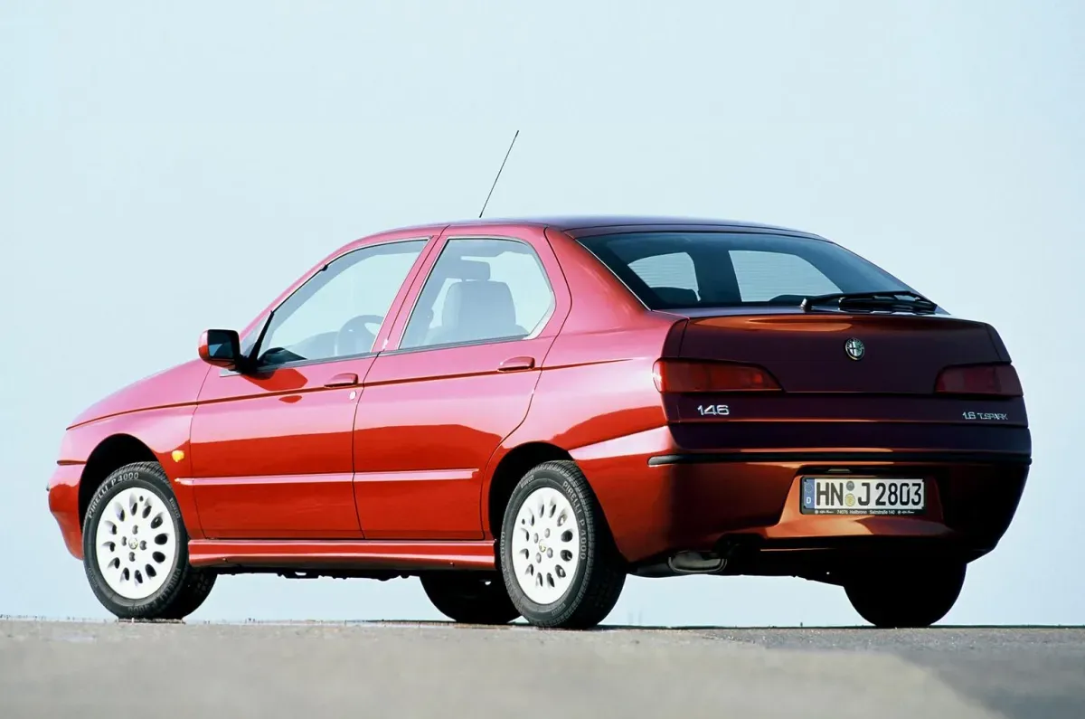 Alfa Romeo 146
